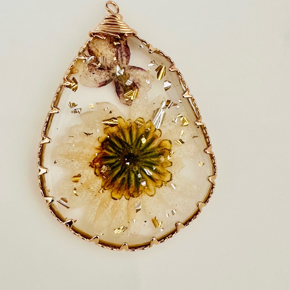Handcrafted Teardrop Floral Resin Necklace Pendant - White and Gold